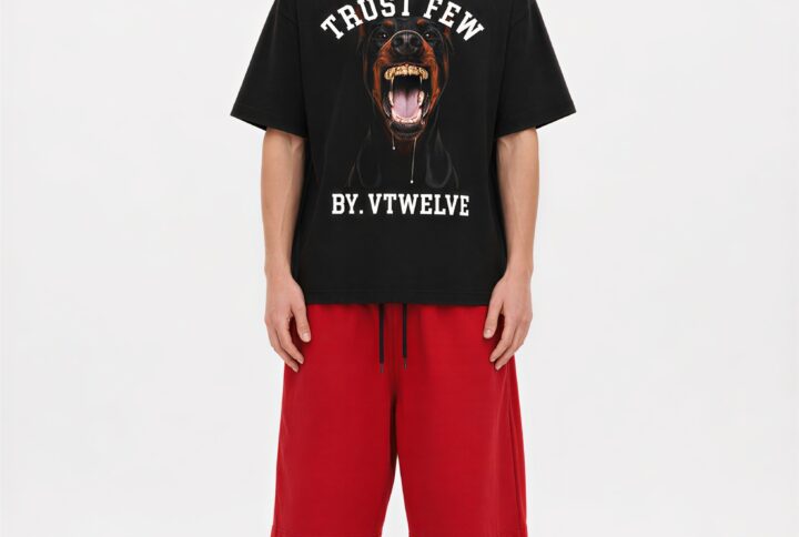 VTWELVE Trust Few oversized black Rottweiler graphic t-shirt